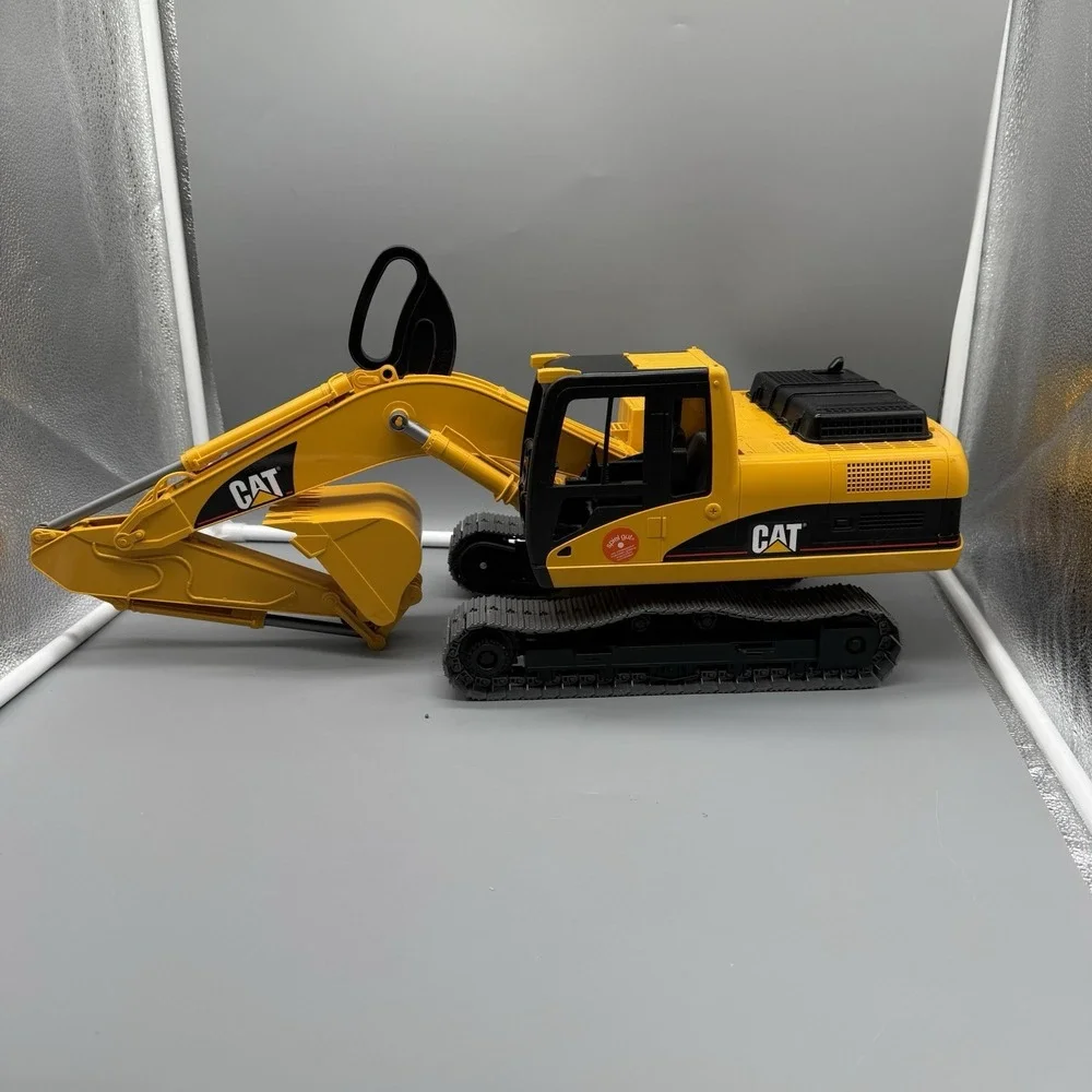 Bruder CAT Caterpillar Excavator 1:16 Construction Toy Germany 2004 Large 127101